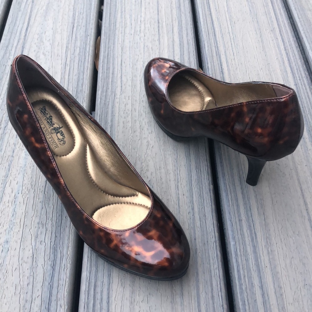 Coach and four NEW shiny patent leather leopard cheetah print heels brown gold - Picture 3 of 11